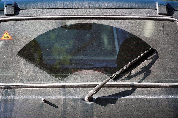 How to Clean your Car Windscreen for Sparkling Results